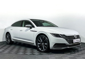 Подержанный автомобиль Volkswagen Arteon 2020 года (3 фото)