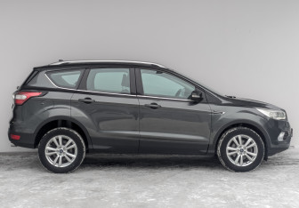 Подержанный автомобиль Ford Kuga 2018 года (4 фото)