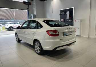 Подержанный автомобиль LADA (ВАЗ) Granta Hatchback 2018 года (6 фото)