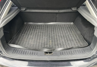 Подержанный автомобиль Ford Focus Hatchback 2010 года (13 фото)