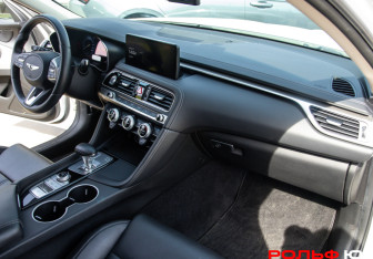 Подержанный автомобиль Genesis G70 2021 года (7 фото)