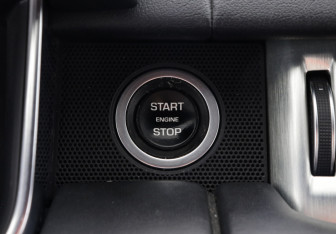 Подержанный автомобиль Land Rover Range Rover 2014 года (17 фото)