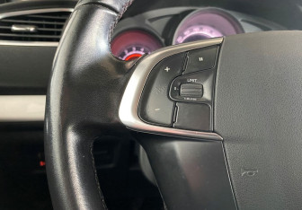 Подержанный автомобиль Citroen C4 Sedan 2013 года (14 фото)