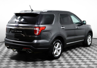 Подержанный автомобиль Ford Explorer 2019 года (3 фото)