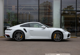 Подержанный автомобиль Porsche 911 Coupe 2023 года (4 фото)