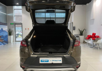 Подержанный автомобиль Renault Arkana 2019 года (6 фото)