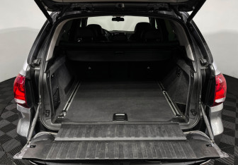 Подержанный автомобиль BMW X5 2017 года (9 фото)