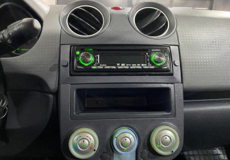 Подержанный автомобиль Mitsubishi Colt Hatchback 2006 года (13 фото)