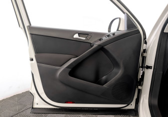 Подержанный автомобиль Volkswagen Tiguan 2013 года (19 фото)