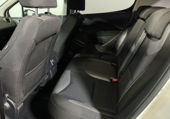 Подержанный автомобиль Peugeot 308 Hatchback 2012 года (10 фото)