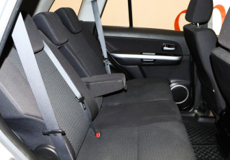 Подержанный автомобиль Suzuki Grand Vitara 2008 года (7 фото)