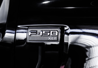 Подержанный автомобиль Ford F-150 2022 года (22 фото)