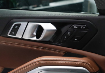 Подержанный автомобиль BMW X6 2020 года (18 фото)