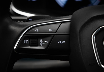 Подержанный автомобиль Audi Q7 2021 года (11 фото)