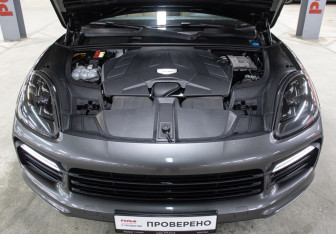 Подержанный автомобиль Porsche Cayenne 2019 года (9 фото)