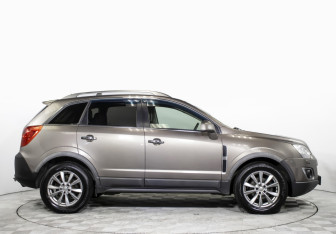 Подержанный автомобиль Opel Antara 2014 года (4 фото)