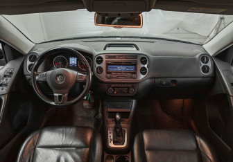 Подержанный автомобиль Volkswagen Tiguan 2011 года (11 фото)