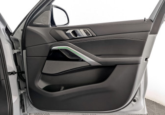 Подержанный автомобиль BMW X6 2024 года (25 фото)