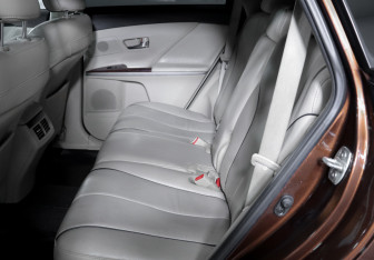 Подержанный автомобиль Toyota Venza 2013 года (10 фото)