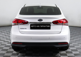 Подержанный автомобиль Kia Cerato Sedan 2018 года (4 фото)