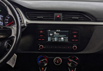 Подержанный автомобиль Kia Rio Hatchback 2021 года (16 фото)