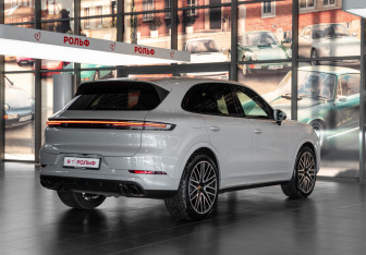 Новый Porsche Cayenne 2024 (2 фото)