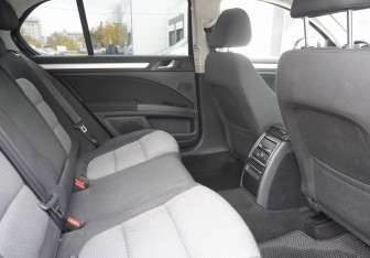 Подержанный автомобиль Skoda Superb Liftback 2013 года (10 фото)