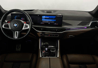 Подержанный автомобиль BMW X5 M 2024 года (12 фото)