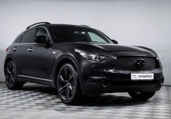 Подержанный автомобиль Infiniti QX70 2017 года (3 фото)