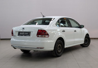 Подержанный автомобиль Volkswagen Polo Sedan 2019 года (25 фото)