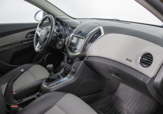 Подержанный автомобиль Chevrolet Cruze Sedan 2013 года (9 фото)