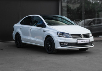 Подержанный автомобиль Volkswagen Polo Sedan 2018 года (3 фото)