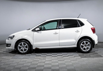 Подержанный автомобиль Volkswagen Polo Hatchback 2010 года (8 фото)