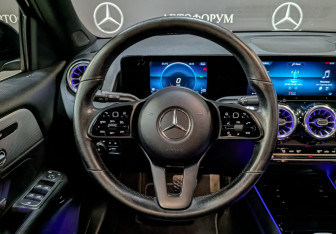 Подержанный автомобиль Mercedes-Benz GLB 2021 года (22 фото)