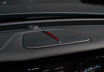 Подержанный автомобиль Hongqi E-HS9 2023 года (30 фото)