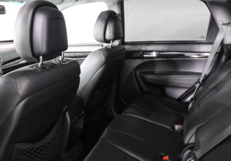Подержанный автомобиль Kia Sorento 2014 года (12 фото)