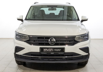 Подержанный автомобиль Volkswagen Tiguan 2021 года (2 фото)