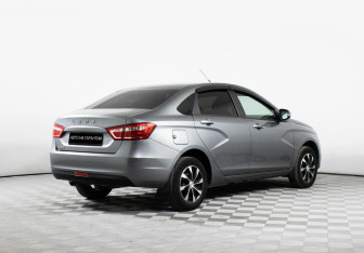 Подержанный автомобиль LADA (ВАЗ) Vesta Sedan 2017 года (3 фото)