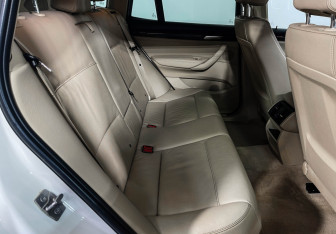 Подержанный автомобиль BMW X3 2011 года (14 фото)