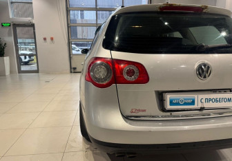 Подержанный автомобиль Volkswagen Passat Wagon 2007 года (9 фото)