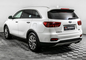 Подержанный автомобиль Kia Sorento 2019 года (7 фото)