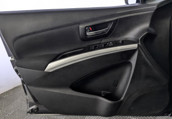 Подержанный автомобиль Suzuki SX4 Hatchback 2014 года (19 фото)