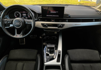 Подержанный автомобиль Audi A4 Sedan 2020 года (12 фото)
