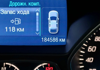 Подержанный автомобиль Ford Kuga 2013 года (24 фото)