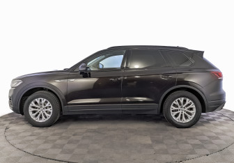 Подержанный автомобиль Volkswagen Touareg 2019 года (8 фото)