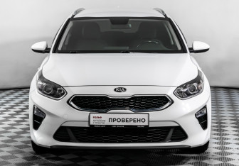 Подержанный автомобиль Kia Ceed Wagon 2021 года (2 фото)