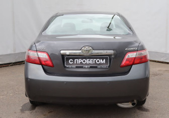 Подержанный автомобиль Toyota Camry Sedan 2009 года (5 фото)