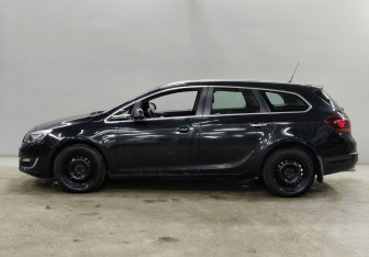Подержанный автомобиль Opel Astra Wagon 2013 года (8 фото)