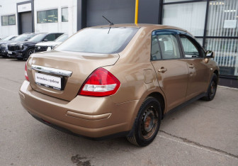 Подержанный автомобиль Nissan Tiida Sedan 2008 года (5 фото)