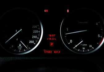 Подержанный автомобиль BMW X6 2013 года (11 фото)